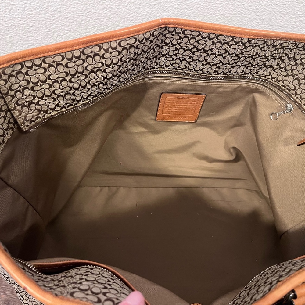 Coach Brown and Tan Signature Weekender - Picture 6 of 6